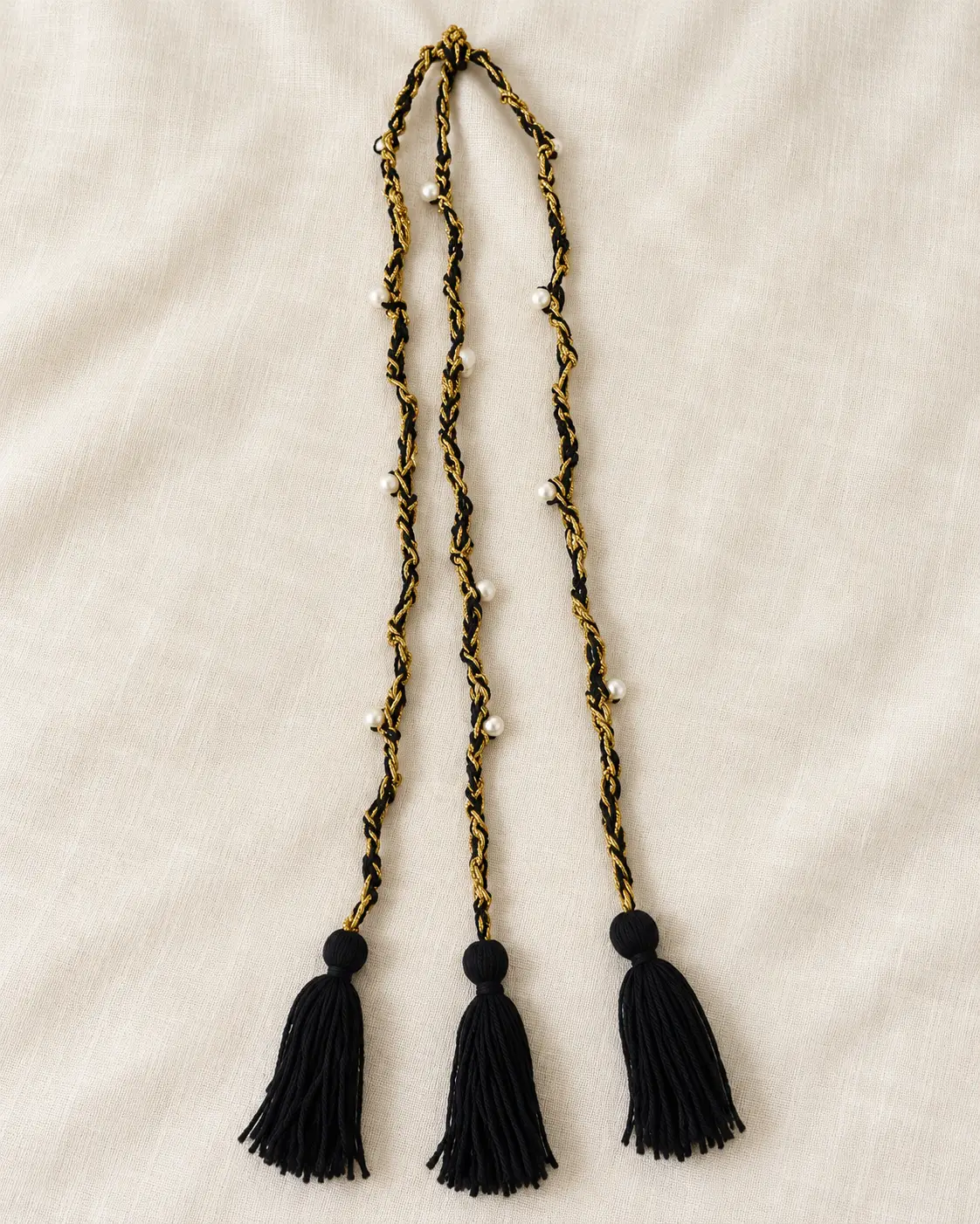 Emerald Braid with Triple Pearl Paranda-1